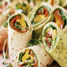 Mini roll up Τορτίγιας με φρέσκα λαχανικά και μελιτζανοσαλάτα Mini roll up Τορτίγιας με φρέσκα λαχανικά και μελιτζανοσαλάτα